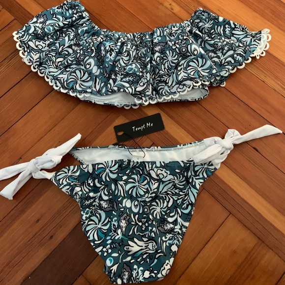 Bikini - Picture 2 of 2